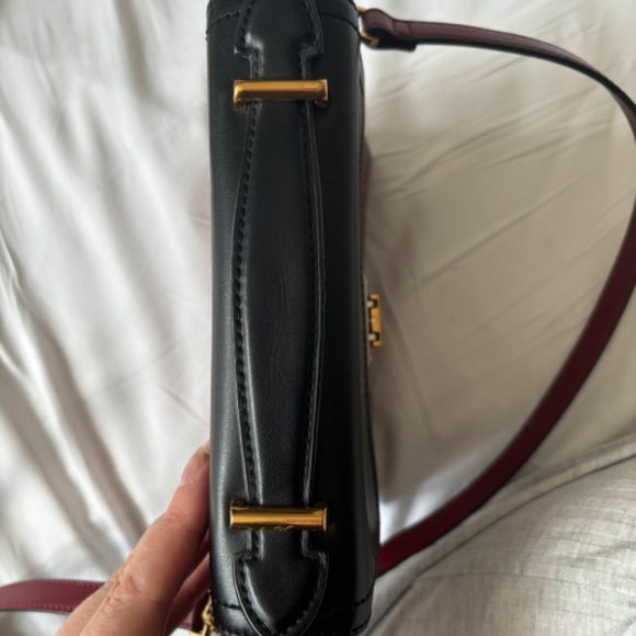 Charles & Keith red and black purse - Picture 4 of 6